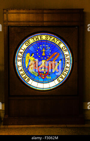 Grande sigillo dello Stato di Arkansas sul display interno lo State Capitol Building si trova in Little Rock Foto Stock