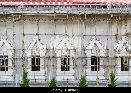 Tempio thailandese in costruzione Wat Hyua pla kang a Chiangrai Thailandia Foto Stock