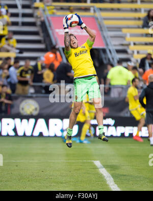 Settembre 26, 2015: Columbus Crew SC portiere Steve Clark (1) si riscalda prima di una stagione regolare corrispondenza tra Columbus Crew SC e Portland Legni a Mapfre Stadium di Columbus, OH. Brent Clark/Alamy Live News Foto Stock