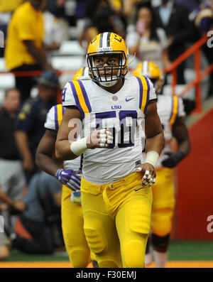 Syracuse, NY, STATI UNITI D'AMERICA. 26 Sep, 2015. La LSU sconfitto Siracusa 34-24 al Carrier Dome in Syracuse, New York. Foto di Alan Schwartz/Cal Sport Media/Alamy Live News Foto Stock