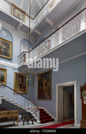 Belmont House, Throwley, Kent. Scalone neoclassico Foto Stock