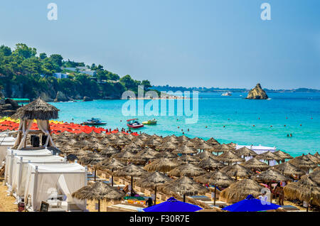 Vista spettacolare sulla spiaggia di Platis Gialos e la spiaggia di Makris Gialos vicino a Lassi, Argostoli. L'isola di Cefalonia, Grecia Foto Stock