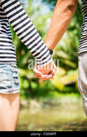 Coppia adorabile tenere le mani Foto Stock