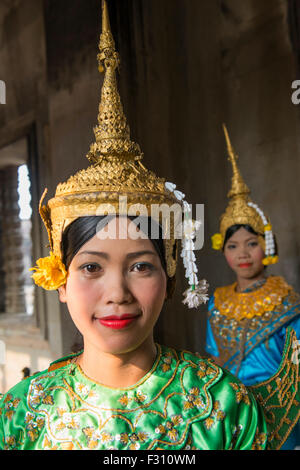 Apsara danzatrice presso i templi di Angkor Wat, Cambogia Siem Reap Foto Stock