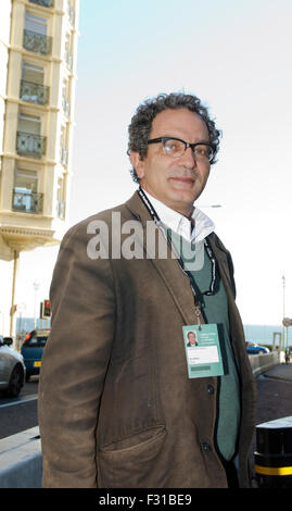 Brighton, Regno Unito. Il 27 settembre, 2015. Signore Maurice Glasman, 'Blue lavoro', entrando Labour Party Conference 2015 all'Hilton Metropole Hotel, Brighton Regno Unito 12 Settembre 2015 Credit: Prixpics/Alamy Live News Foto Stock