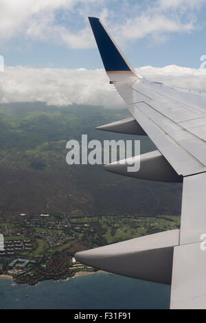 Vista di Maui dalla finestra del velivolo Foto Stock