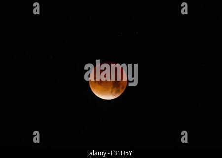 Lunar Eclipse su Sheffield South Yorkshire, Inghilterra, Regno Unito Foto Stock