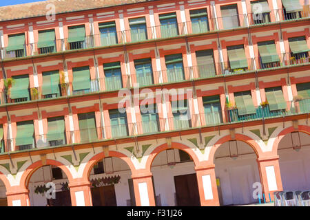 Famosa Plaza de la Corredera da l'anno 1683 a Cordoba, Spagna Foto Stock