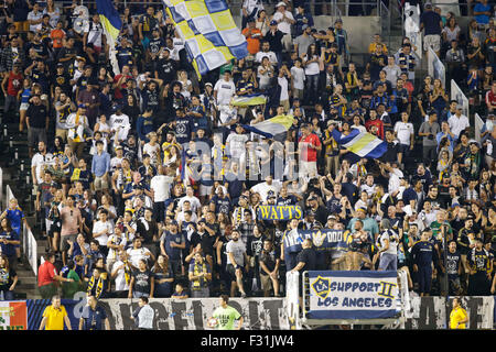 Carson, CA. Il 27 settembre, 2015. LA galassia della LA fan tifare per la loro squadra durante il gioco MLS tra la galassia della LA e la FC Dallas al centro Stubhub a Carson, CA. Justin Cooper/CSM/Alamy Live News Foto Stock