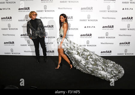 Peter Dundas und Ciara bei der amfAR la Fashion Week di Milano Gala 2015 im La Permanente. Mailand, 26.09.2015/picture alliance Foto Stock