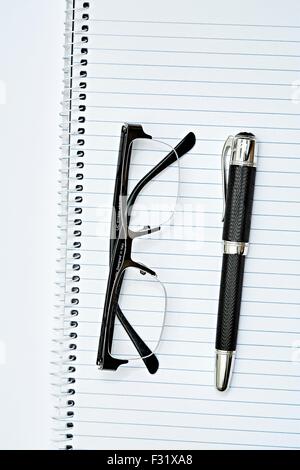 Rilegato a spirale Executive per notebook Mont blanc penna Foto Stock