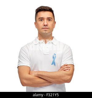 Uomo con il cancro della prostata consapevolezza ribbon Foto Stock