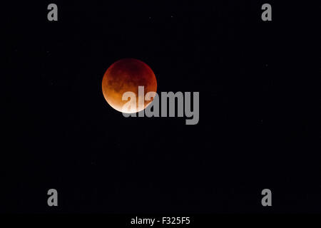 Lunar Eclipse su Sheffield South Yorkshire, Inghilterra, Regno Unito Foto Stock