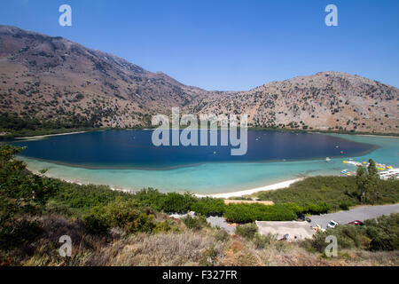 Vista sul lago di Kournas a Creta Foto Stock