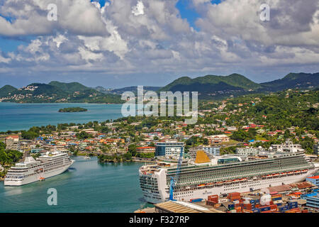 Navi da Crociera ormeggiata al Porto di Castries Saint Lucia West Indies Foto Stock