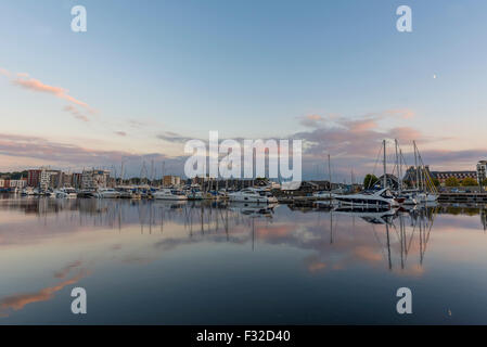 Ipswich Harbour su di una tranquilla serata tranquilla Foto Stock