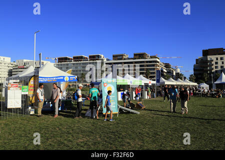 Montpellier, Francia, 26 settembre, 2015. 7° Giorno della biodiversità. Festival 'Facciamo clima". Bassin Jacques Coeur, Port Marianne. Credito: Digitalman/Alamy Live News Foto Stock