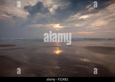 Tramonti Costiera, Perranporth, Cornwall, Regno Unito Foto Stock