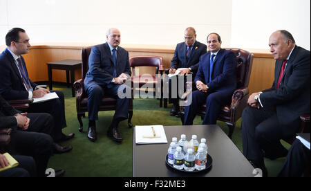 New York, New York, Stati Uniti d'America. 28 Sep, 2015. In Egitto il Presidente Abdel Fattah el-Sisi si incontra con la Bielorussia' Presidente Alexander Lukashenko durante la 70a sessione dell'Assemblea generale delle Nazioni Unite in sede ONU, lunedì 7 settembre 28, 2015 Credito: il Presidente egiziano Ufficio APA/images/ZUMA filo/Alamy Live News Foto Stock