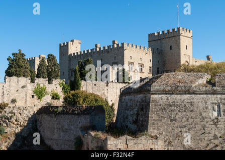 Parte dell imponente castello medioevale di Rhodes, Grecia Foto Stock