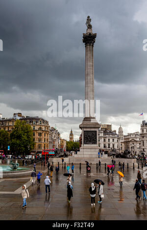 Nelson la colonna e Trafalgar Square, London, Regno Unito Foto Stock