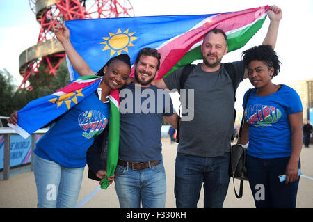 Londra, Regno Unito. 24Sep, 2015. Londra - 24 settembre: Namibia fans prima del 2015 Coppa del Mondo di Rugby match-up tra la Nuova Zelanda e la Namibia detenuti presso Olympic Stadium di Cardiff. Nuova Zelanda avrebbe sconfitto la Namibia 58-14.Photo credit: Andrea, Patrono/filo di Zuma © Andrew patrono/ZUMA filo/Alamy Live News Foto Stock