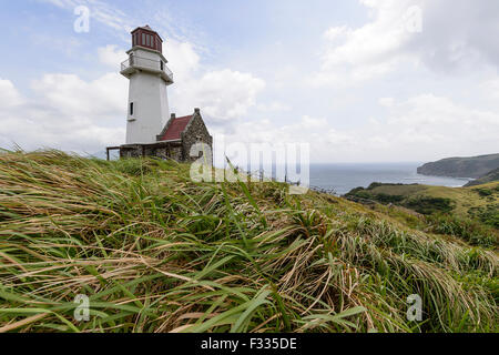 Bellissima vista del paesaggio di Tayid faro in Mahatao situato in corrispondenza di Batanes Isola, Filippine. Foto Stock