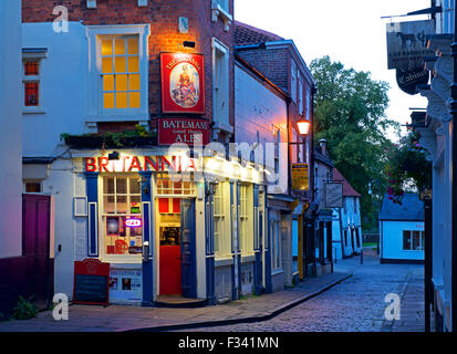 Il Britannia pub al crepuscolo, Boston, Lincolnshire, England Regno Unito Foto Stock