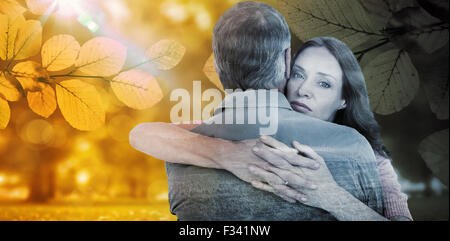 Immagine composita di casual giovane costeggiata ogni altro Foto Stock