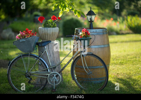 Campeggio a Les Pierres Blanches, Pays de Bergerac, Périgord e Dordogna, Aquitaine, Francia Foto Stock