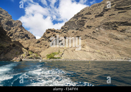 Vista panoramica delle famose scogliere di Los Gigantes, in Tenerife, Isole canarie, Spagna. Foto Stock