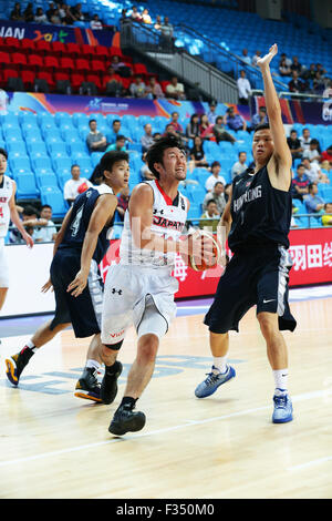 Changsha, Cina. 29Sep, 2015. Ryoma Hashimoto (JPN), Wai Kong Au-Yeung (HKG) Basket : 2015 FIBA Asia Championship per gli uomini del gruppo E match tra Giappone 89-62 Hong Kong a Changsha lavoro sociale del collegio la palestra in Changsha, Cina . © Yoshio Kato/AFLO/Alamy Live News Foto Stock