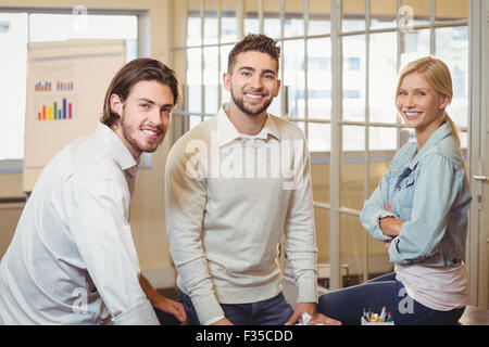 La gente di affari in sala riunioni Foto Stock