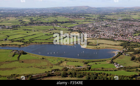 Vista aerea di Elton Sailing Club a Elton serbatoio vicino a Bury, Lancashire, Regno Unito Foto Stock