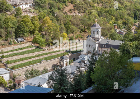 Bakhchisaray , Crimea , Russia . Santo - Ipotesi ortodossi Grotta monastero .Il livello inferiore del monastero. Foto Stock