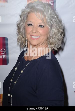 Beverly Hills, CA. 29Sep, 2015. Paula Deen presso gli arrivi per celebrare le donne di EVINE Live, Villa Blanca, Beverly Hills, CA il 29 settembre 2015. Credito: Dee Cercone/Everett raccolta/Alamy Live News Foto Stock