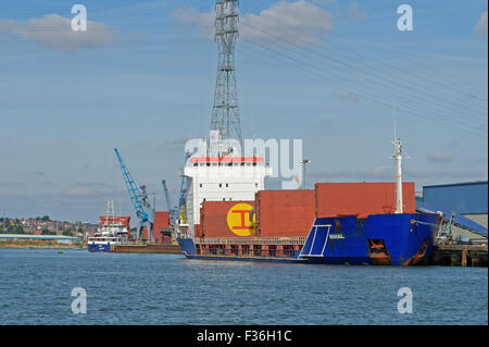 Il bulk carrier Nihal caricamento al Cliff Quay dock sul fiume til Orwell,Ipswich,UK Foto Stock