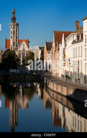 In Academiestraat è il Poortersloge tra il XIV e il XV secolo. Questo lodge è stato usato come un luogo di incontro dei ricchi Foto Stock