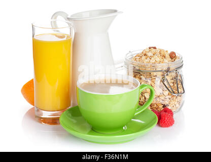 Sana colazione con muesli. Isolato su sfondo bianco Foto Stock