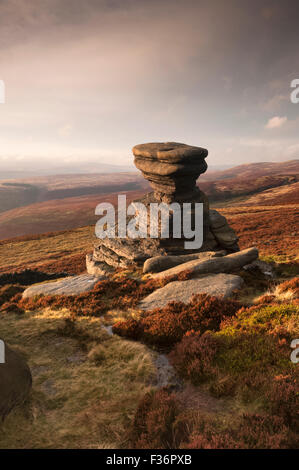 La cantina di sale, Rock, formazione sul bordo Derwent, Parco Nazionale di Peak District, Derbyshire Foto Stock