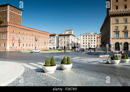 Roma, Italia - 5 Agosto 2015: Piazza Venezia da Via dei Fori Imperiali Foto Stock