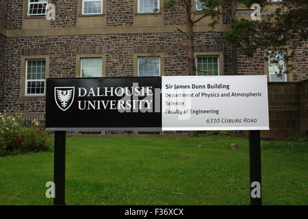 Il sir James Dunn edificio a Dalhousie University di Halifax, N.S. Foto Stock