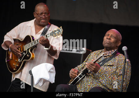 B.B. Re performance dal vivo sul palco di Glastonbury festival musicali, 2011. Inghilterra, Regno Unito Foto Stock