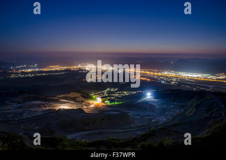 Vista notturna da montagne slovacche. Foto Stock