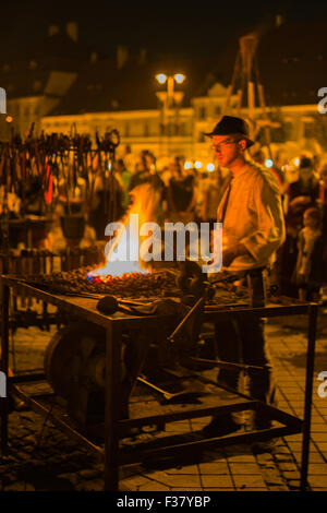 Fire - La Festa Medievale - 'Fortezze della Transilvania", città di Sibiu, Romania Foto Stock