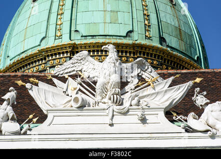 Il vecchio Palazzo di Hofburg, la porta Michaeler Platz, Vienna, Austria, il patrimonio mondiale Foto Stock