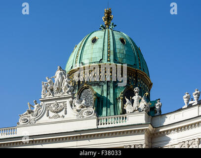 Il vecchio Palazzo di Hofburg, la porta Michaeler Platz, Vienna, Austria, il patrimonio mondiale Foto Stock