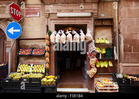 Negozio tradizionale di Bosa, Sardegna Foto Stock