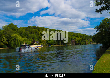 Il fiume Tamigi vicino a Henley Upon Thames Oxfordshire Foto Stock