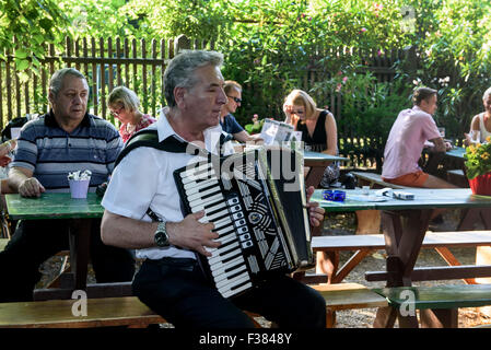 Heurigen Giardino Berger Gsöls in Grinzung vicino a Vienna Austria Foto Stock
